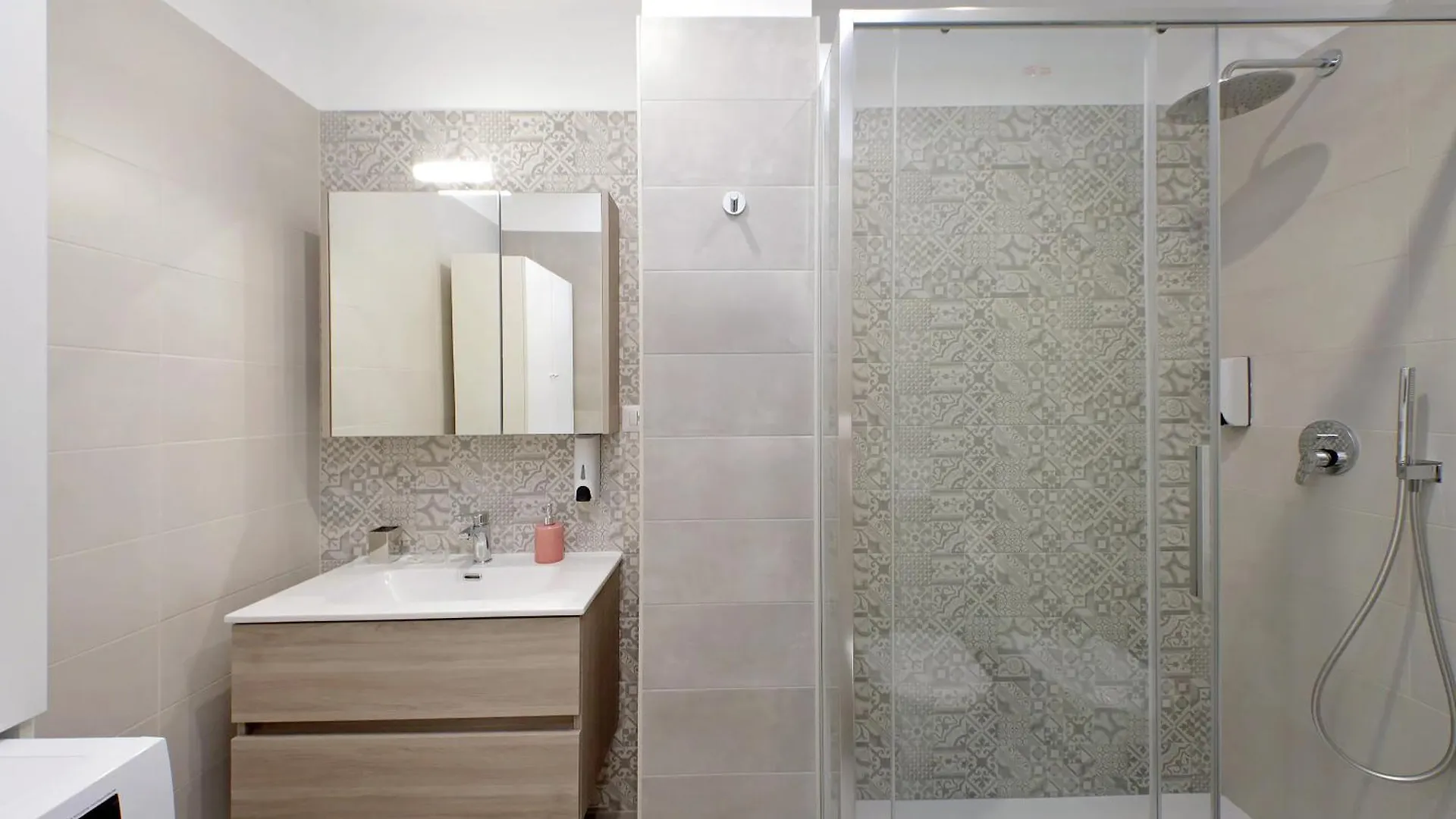 Ych- Bagnera Suites Rome Apartment