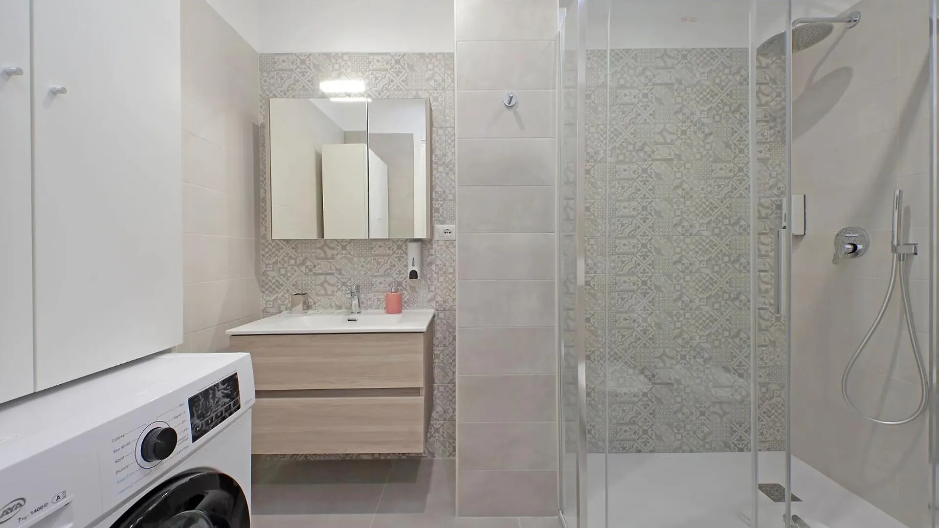 Apartment Ych- Bagnera Suites Rome Italy