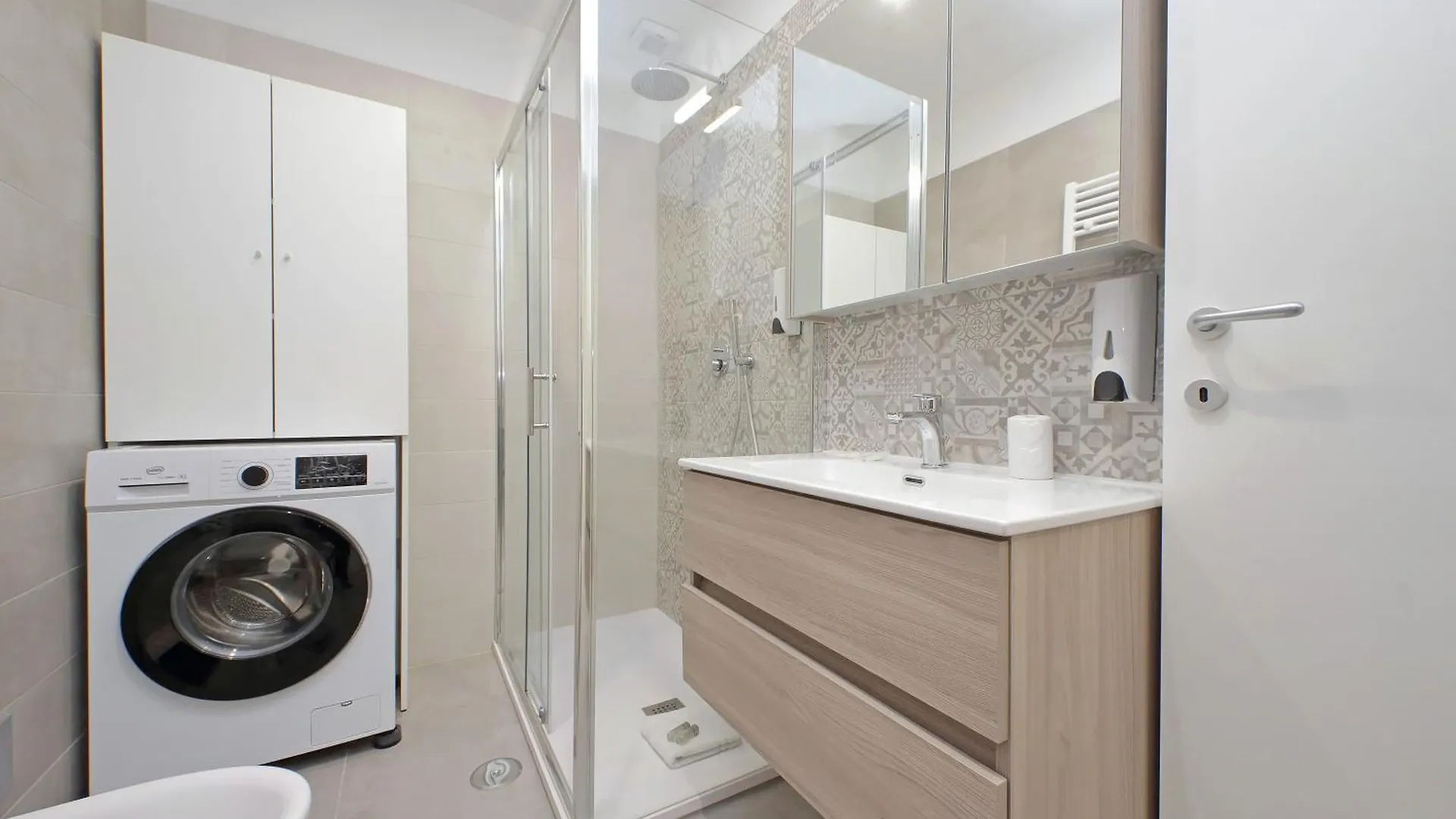 Ych- Bagnera Suites Rome