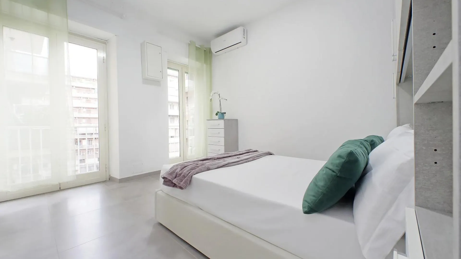 Ych- Bagnera Suites Rome Apartment