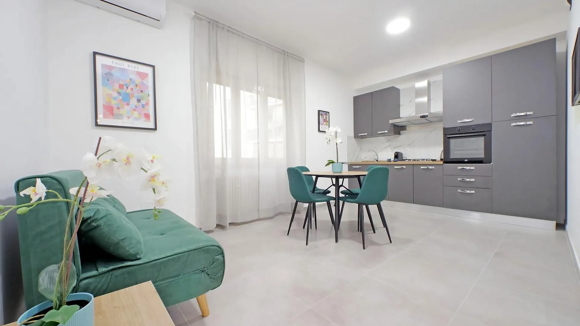 Ych- Bagnera Suites Rome