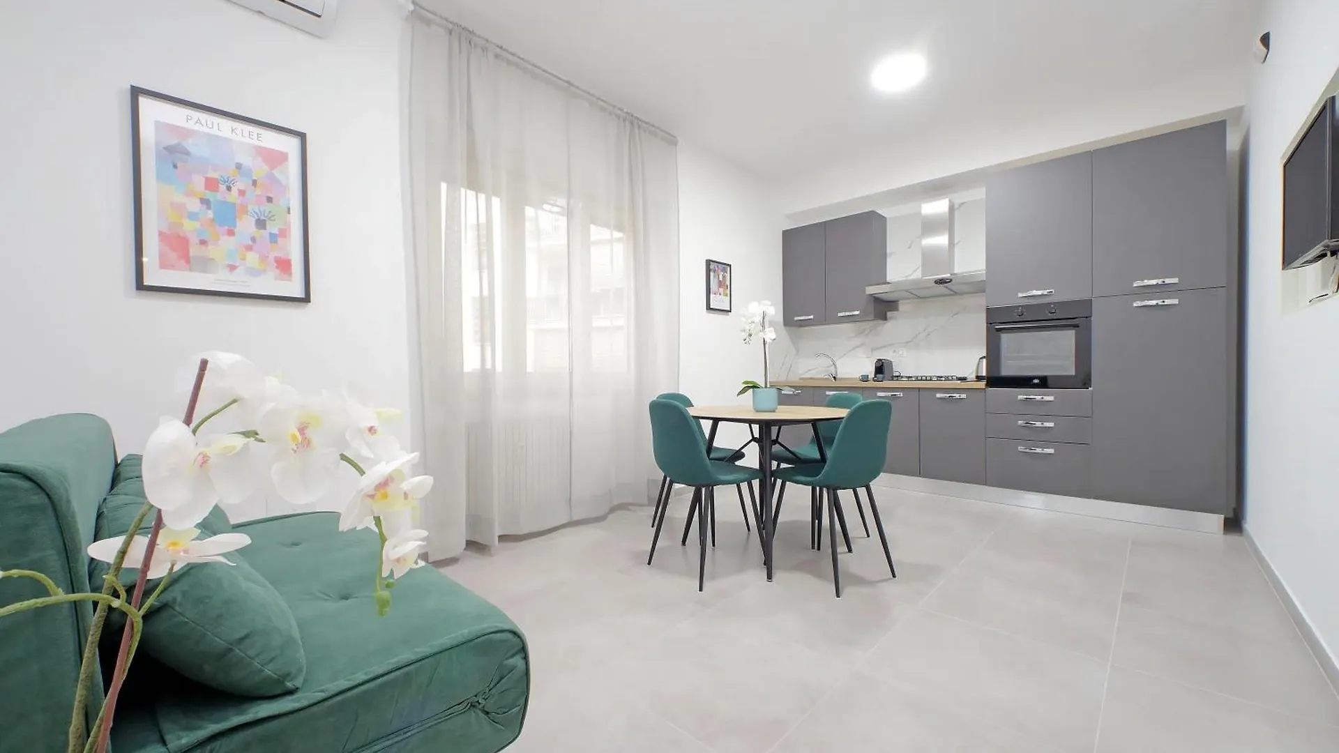 Ych- Bagnera Suites Rome