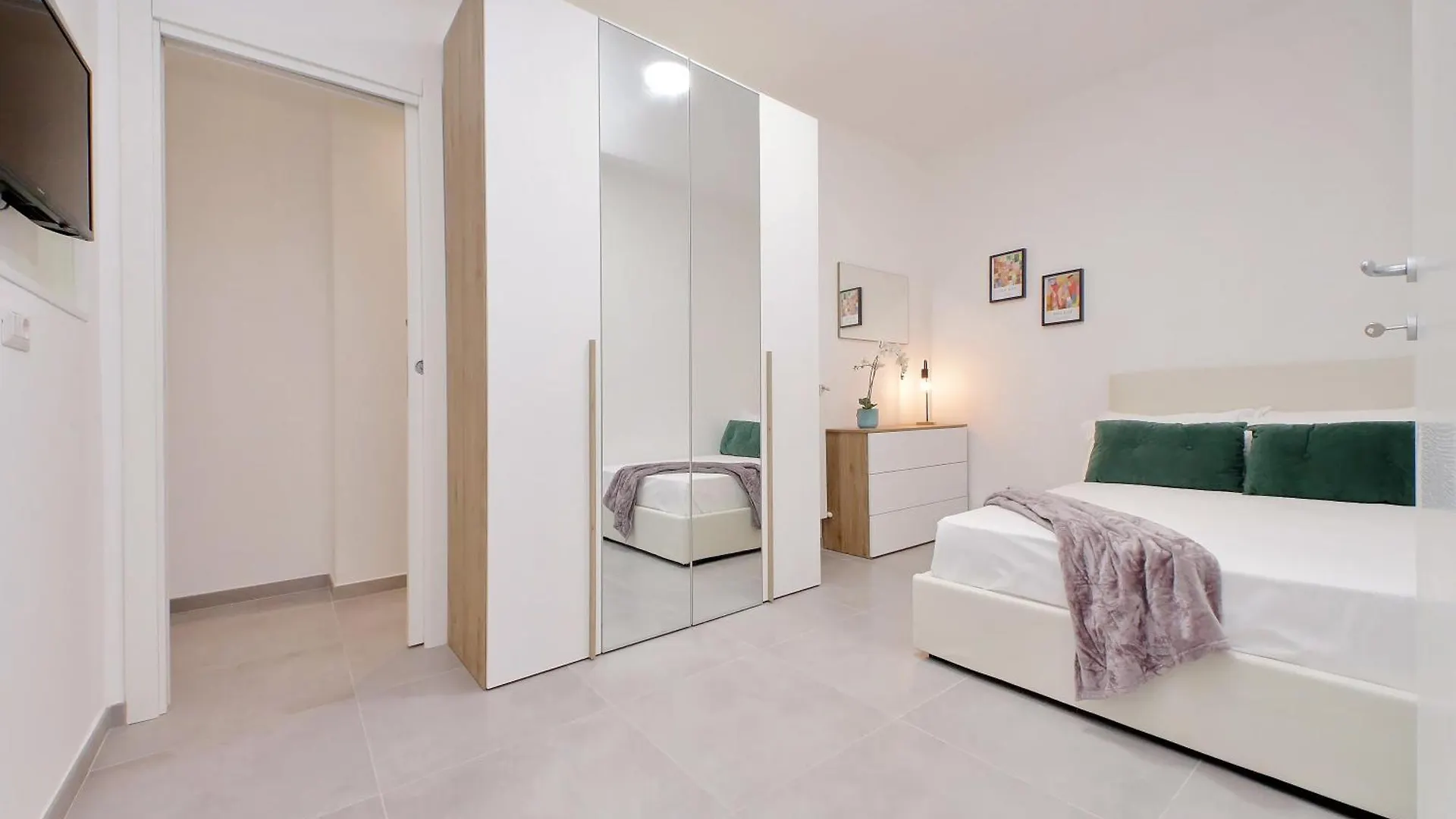 Ych- Bagnera Suites Rome Apartment