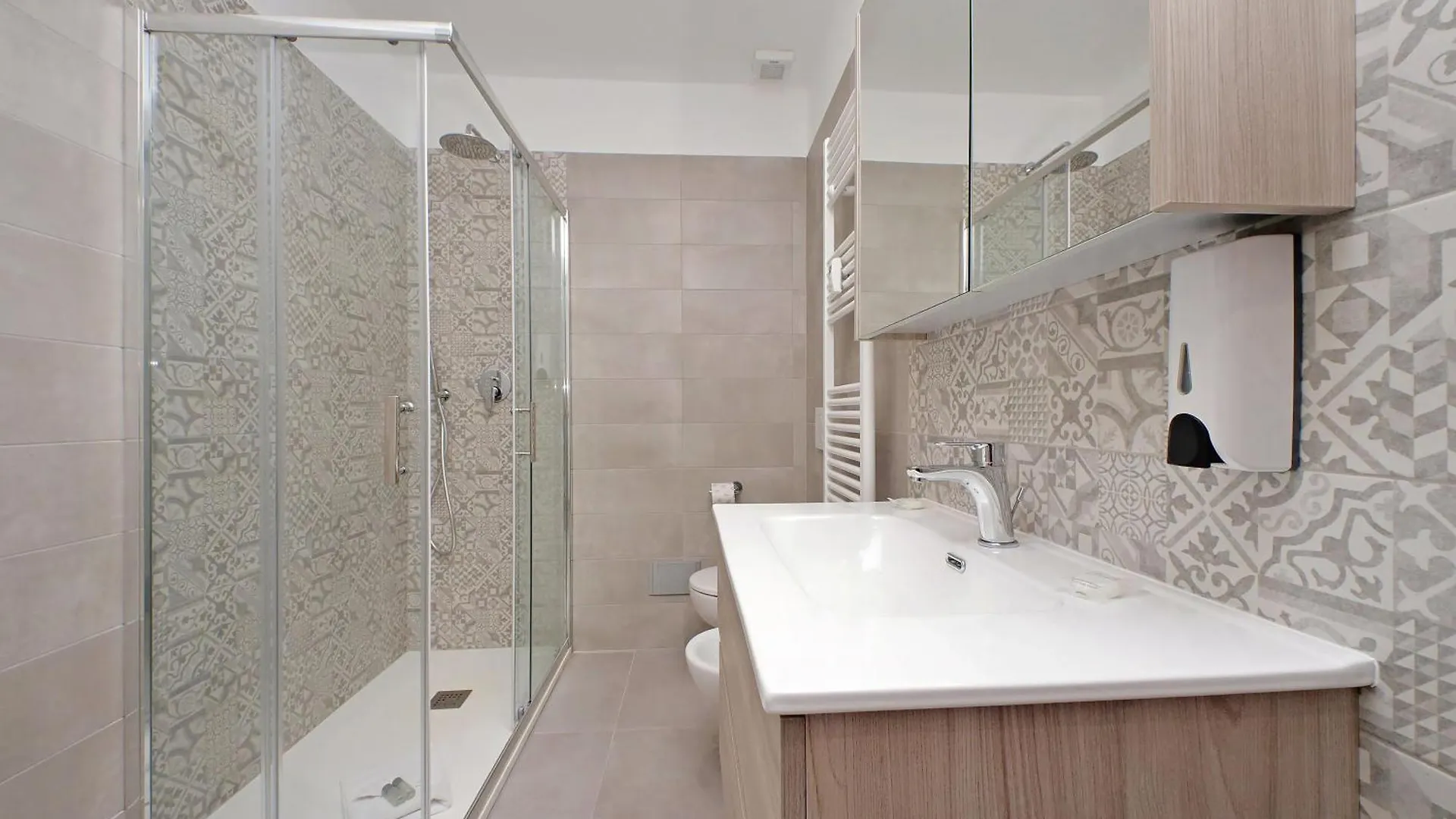 Ych- Bagnera Suites Rome
